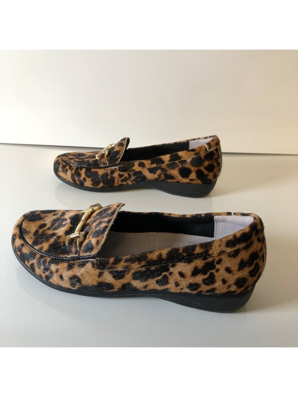 Aravon Womens Abbey Loafers Sz 8D Leopard Print Bit Slip On Comfort Casual Shoes